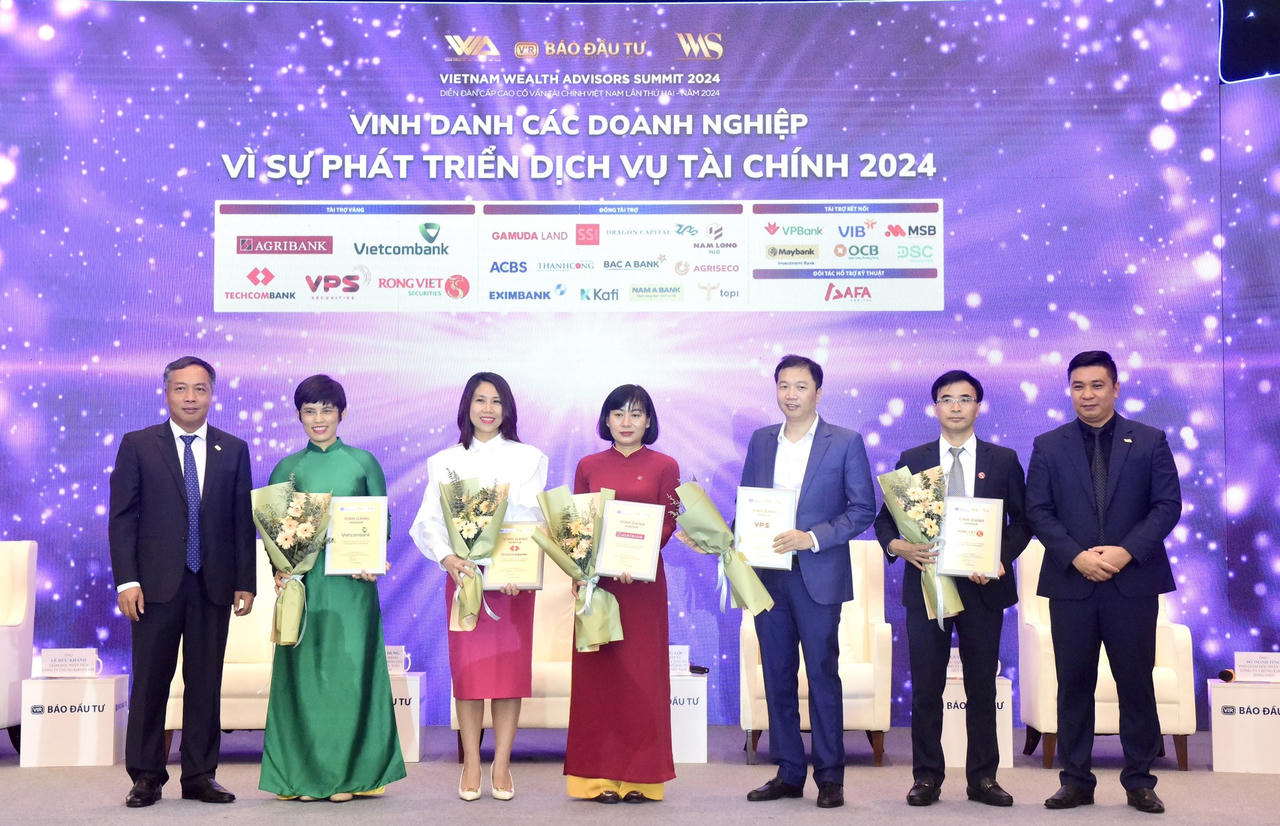 Agribank được vinh danh 3 sản phẩm dịch vụ tài chính tiêu biểu tại Diễn đàn Cấp cao Cố vấn tài chính Việt Nam – VWAS 2024