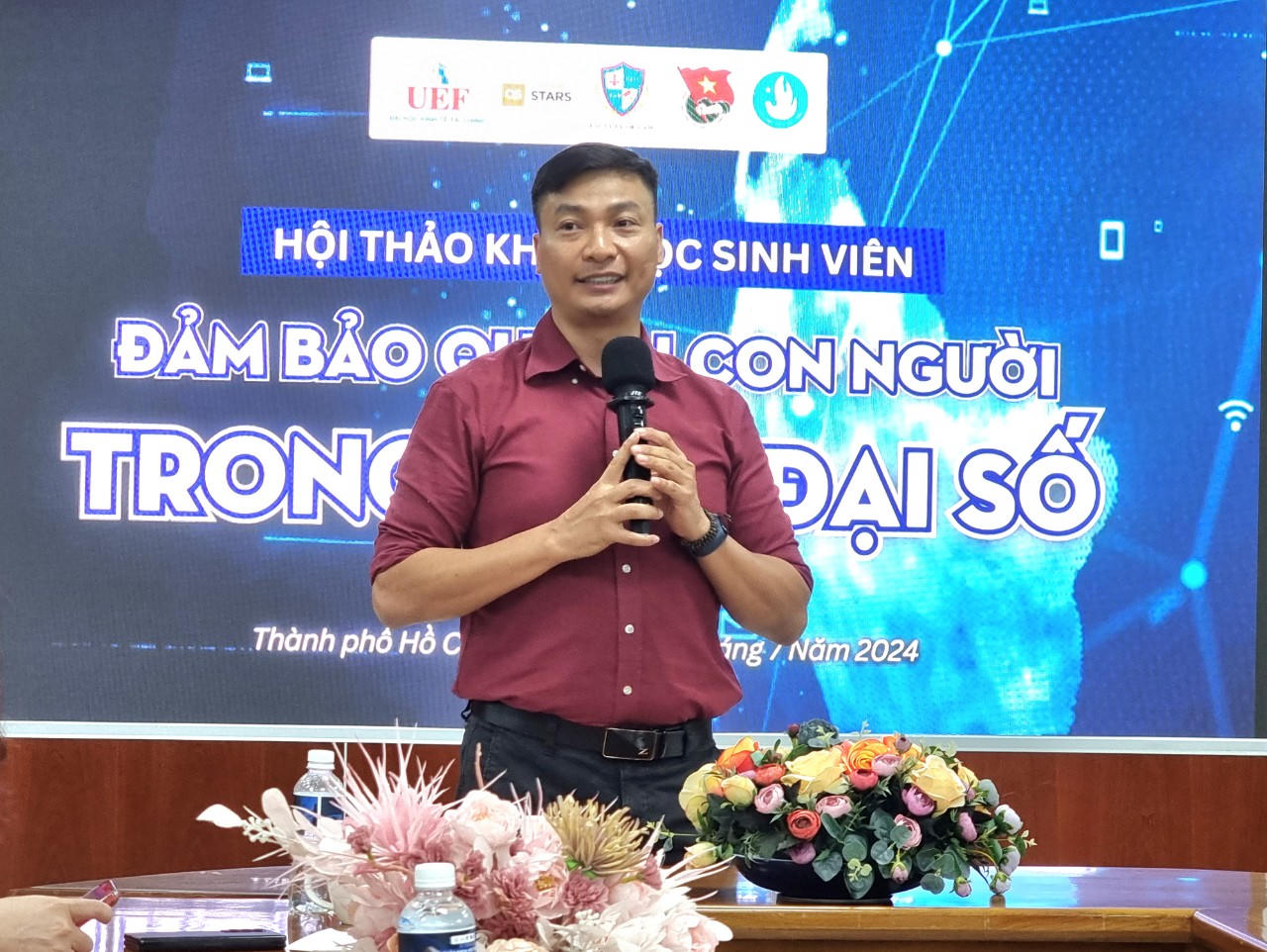 Sinh viên luật các trường phía Nam tranh luận sôi nổi trong Hội thảo nghiên cứu khoa học 