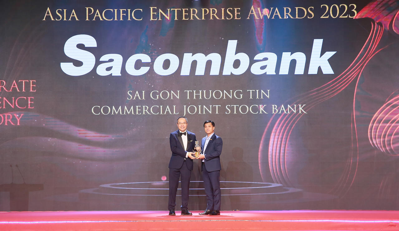 Sacombank được vinh danh 'Doanh nghiệp xuất sắc' và 'Thương hiệu truyền cảm hứng'