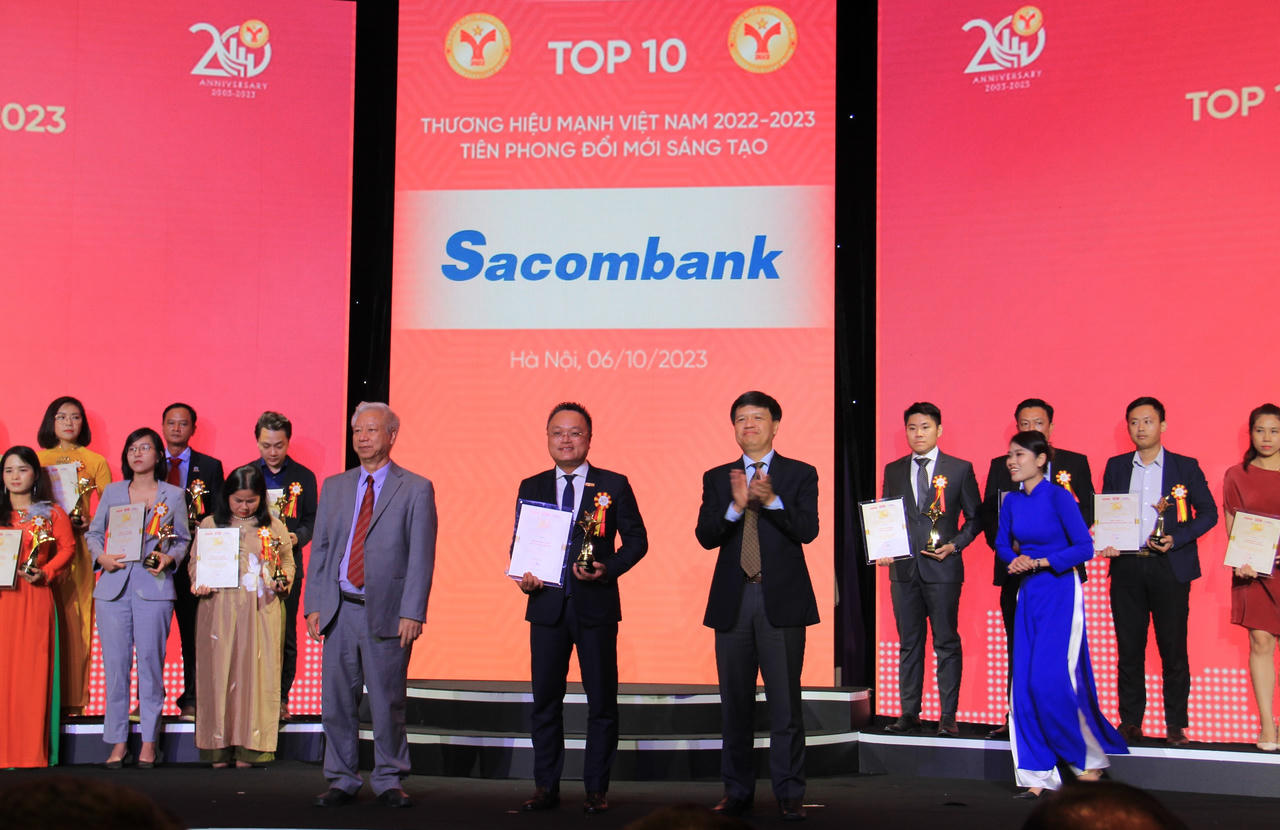 Sacombank được vinh danh 'Doanh nghiệp xuất sắc' và 'Thương hiệu truyền cảm hứng'