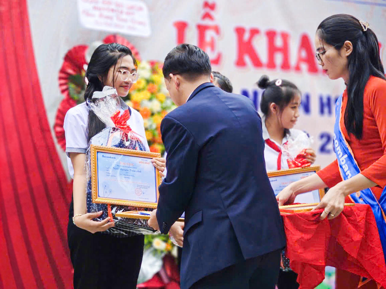 Sacombank dành hơn 11 tỷ đồng trao học bổng 'Ươm mầm cho những ước mơ'