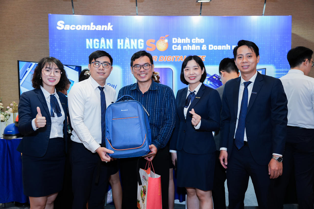 Sacombank đẩy mạnh chuyển đổi số, góp phần tạo động lực tăng trưởng mới cho TP HCM 