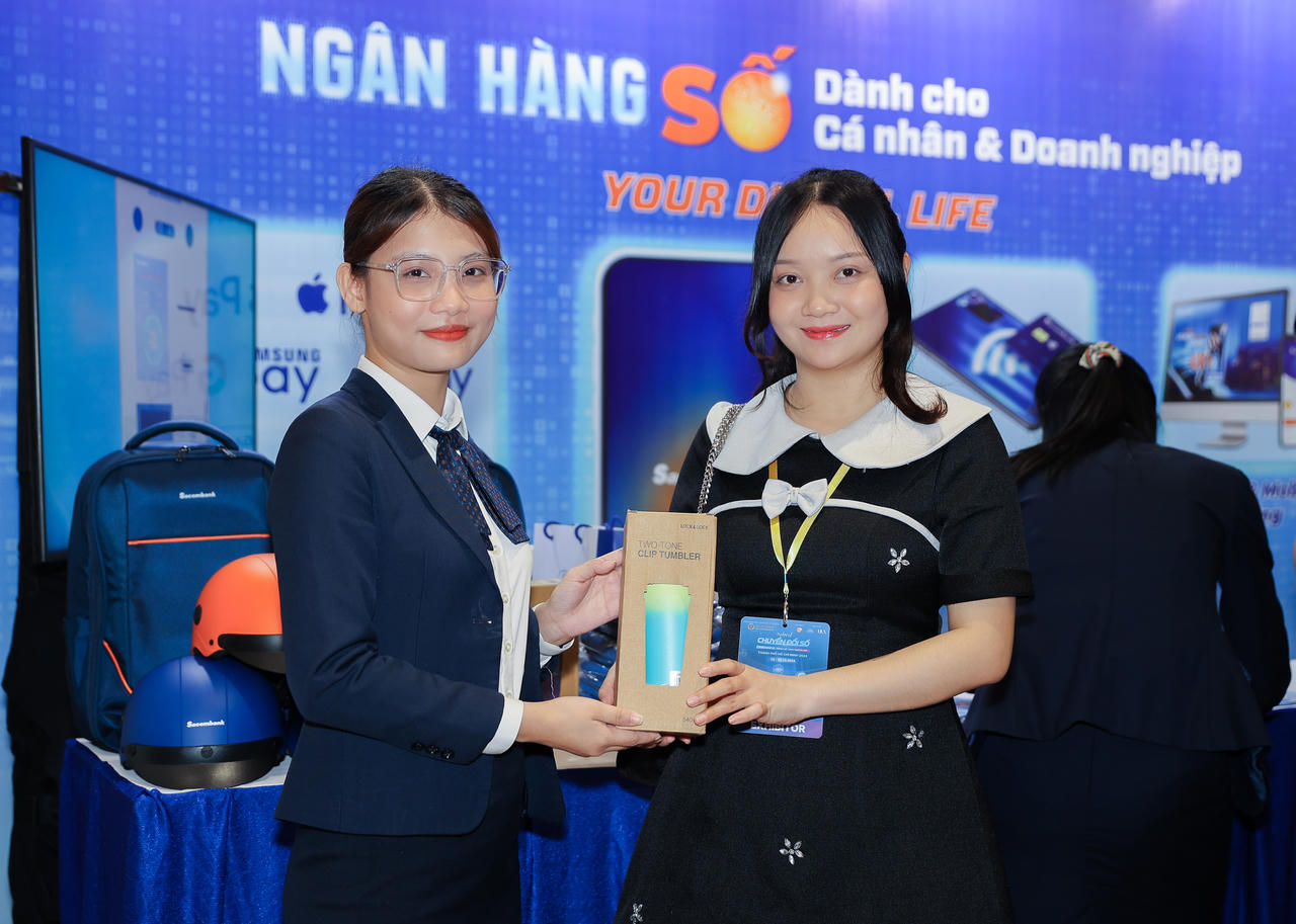 Sacombank đẩy mạnh chuyển đổi số, góp phần tạo động lực tăng trưởng mới cho TP HCM 