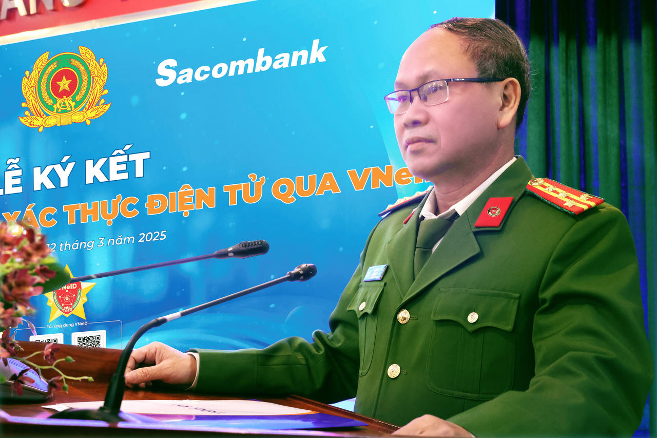 Cập nhật sinh trắc học tại Sacombank dễ dàng qua VNeID