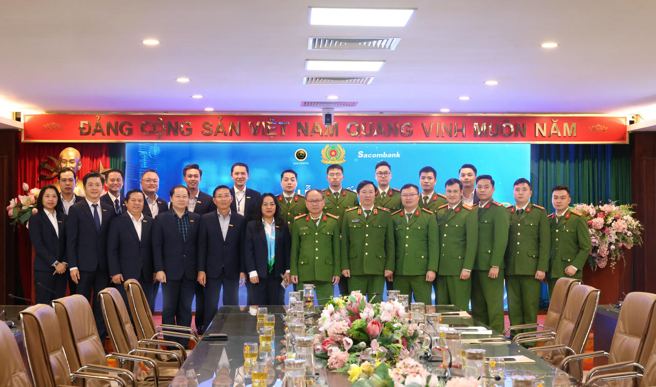 Cập nhật sinh trắc học tại Sacombank dễ dàng qua VNeID