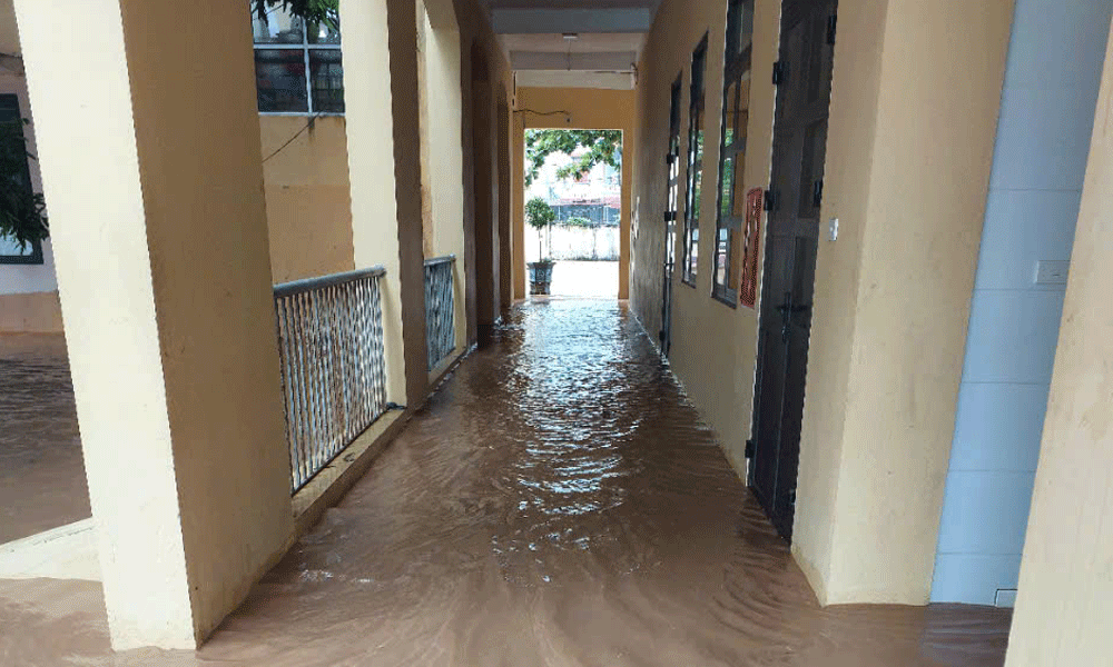 Học sinh, sinh viên nhiều nơi nghỉ học, học online sau bão số 3