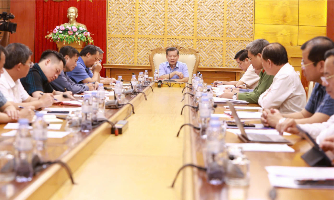 Bí thư T.Ư Đảng, Chánh án TAND TC tới kiểm tra công tác chống lũ ở Bắc Giang