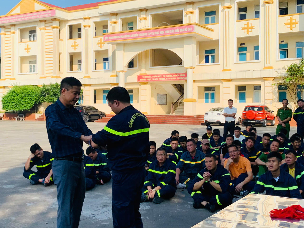 Huấn luyện kỹ năng cứu nạn, cứu hộ cho cán bộ chiến sỹ công an toàn tỉnh Bắc Giang