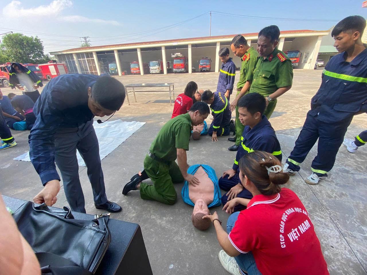 Huấn luyện kỹ năng cứu nạn, cứu hộ cho cán bộ chiến sỹ công an toàn tỉnh Bắc Giang