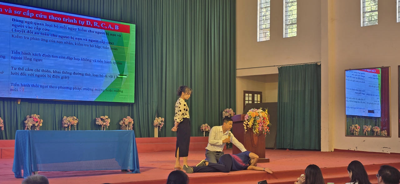 Bồi dưỡng kỹ năng an toàn cho giáo viên