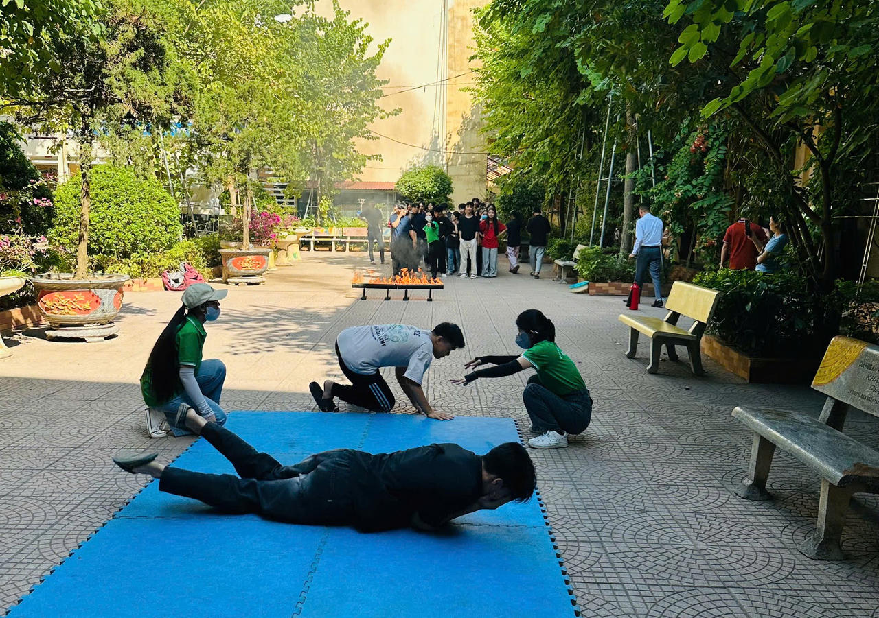 Hoạt động ngoại khóa bổ ích về kỹ năng phòng, chống tai nạn thương tích tại trường THPT Hữu Lũng, Lạng Sơn