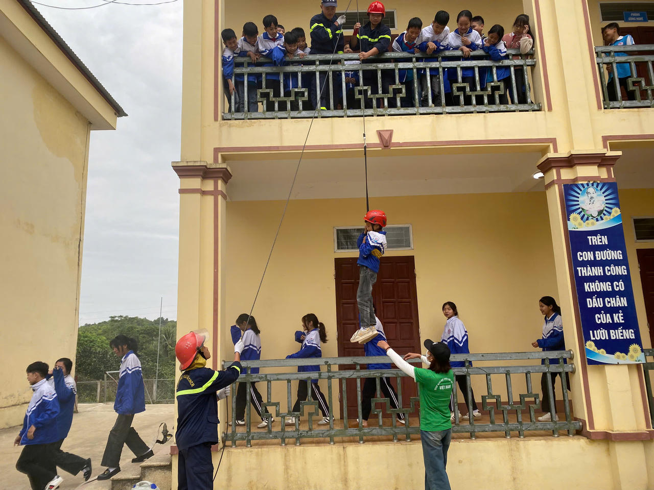 Học sinh xã Đại An với trải nghiệm phòng cháy chữa cháy