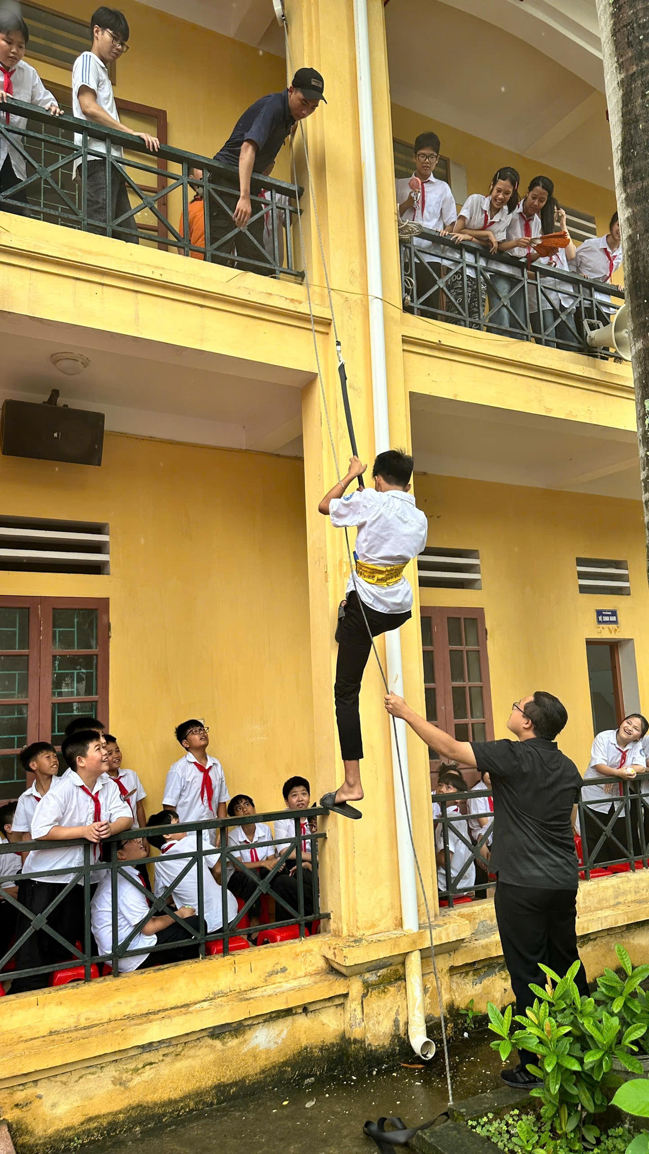 Trường THCS Hà Hồi tổ chức giáo dục kỹ năng sống cho học sinh trước kỳ nghỉ hè