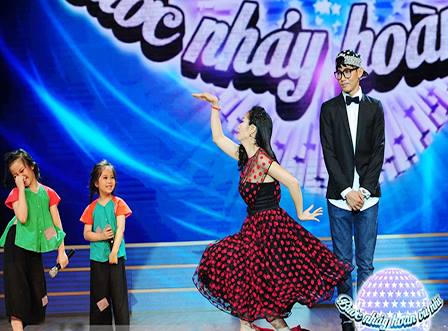 Bước nhảy hoàn vũ Nhí “chiêu dụ” thí sinh bằng quà và vũ đạo