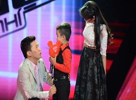 Nổi da gà với cậu bé hát “Giấc mơ Chapi”