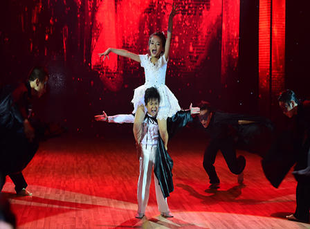 Phan Hiển “khóc như trẻ con” trên ghế nóng bước nhảy hoàn vũ Nhí