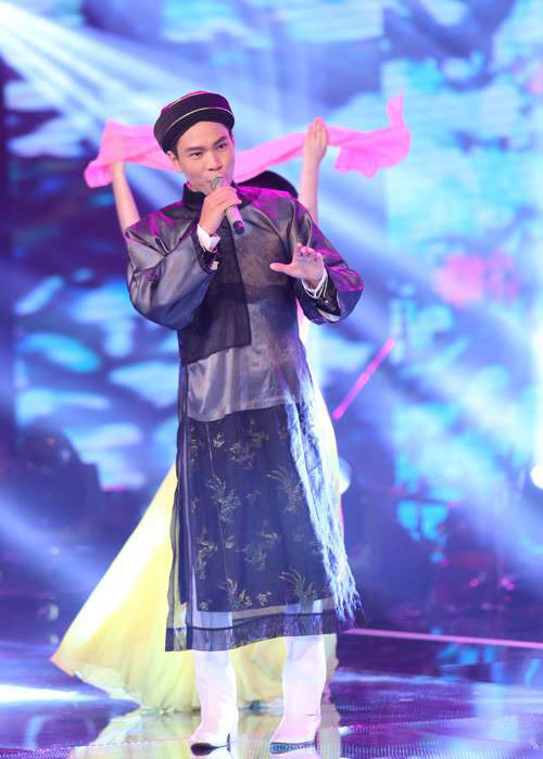 Dương Khắc Linh “rung rinh” trước phần trình diễn của Giang Hồng Ngọc