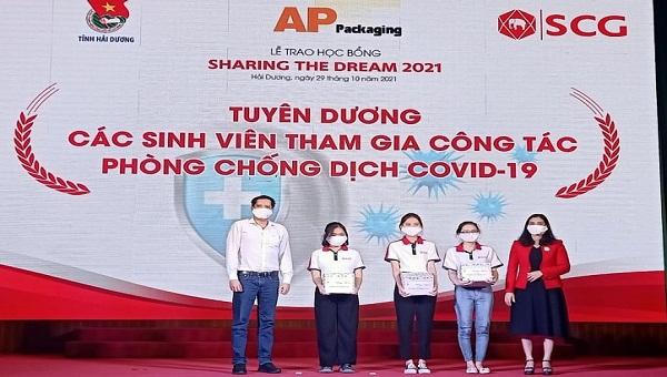 Hải Dương, trao học bổng nghĩa tình đến các em sinh viên, học sinh nghèo vượt khó