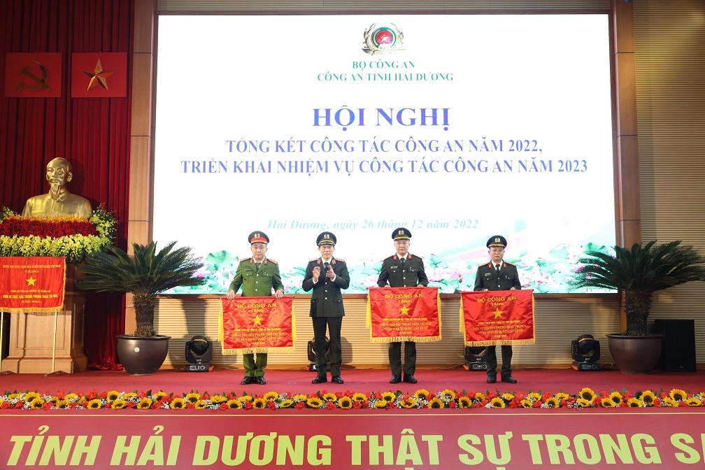 Công an tỉnh Hải Dương được Thủ tướng tặng Cờ thi đua xuất sắc