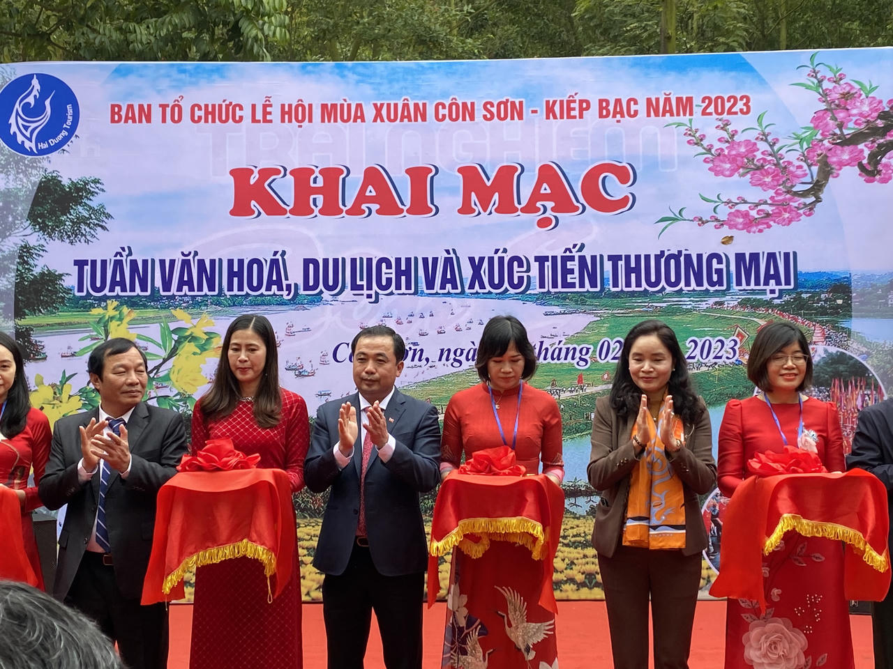 Hải Dương: Khai hội truyền thống mùa Xuân Côn Sơn - Kiếp Bạc