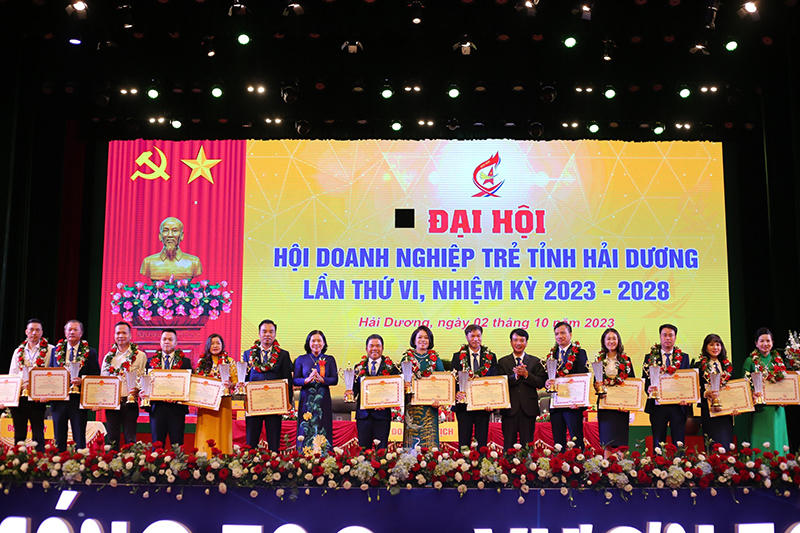 Trao tặng Huân chương Lao động hạng Ba cho Chủ tịch Hội Doanh nghiệp trẻ tỉnh Hải Dương