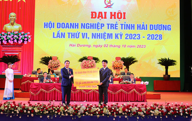 Trao tặng Huân chương Lao động hạng Ba cho Chủ tịch Hội Doanh nghiệp trẻ tỉnh Hải Dương