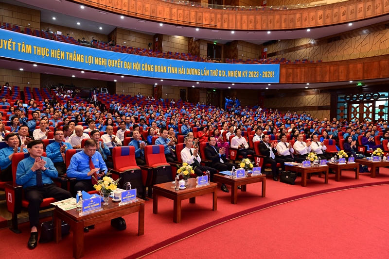 Bà Ngô Thị Thanh Hòa tái đắc cử chức Chủ tịch Liên đoàn Lao động tỉnh Hải Dương