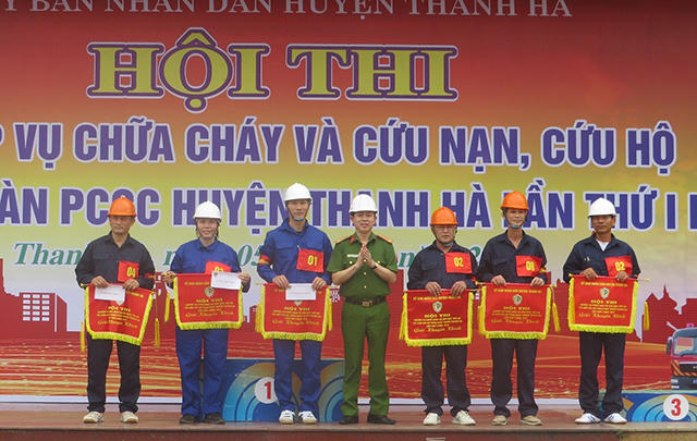 Huyện Thanh Hà (Hải Dương) tổ chức thi 'Tổ liên gia an toàn phòng cháy, chữa cháy' quy mô lớn