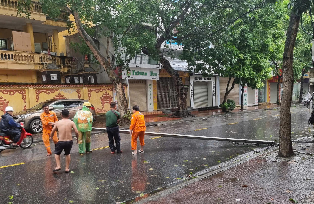 Học sinh, sinh viên nhiều nơi nghỉ học, học online sau bão số 3