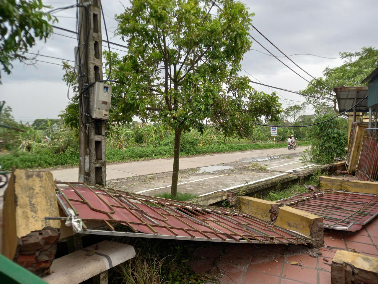 Học sinh, sinh viên nhiều nơi nghỉ học, học online sau bão số 3