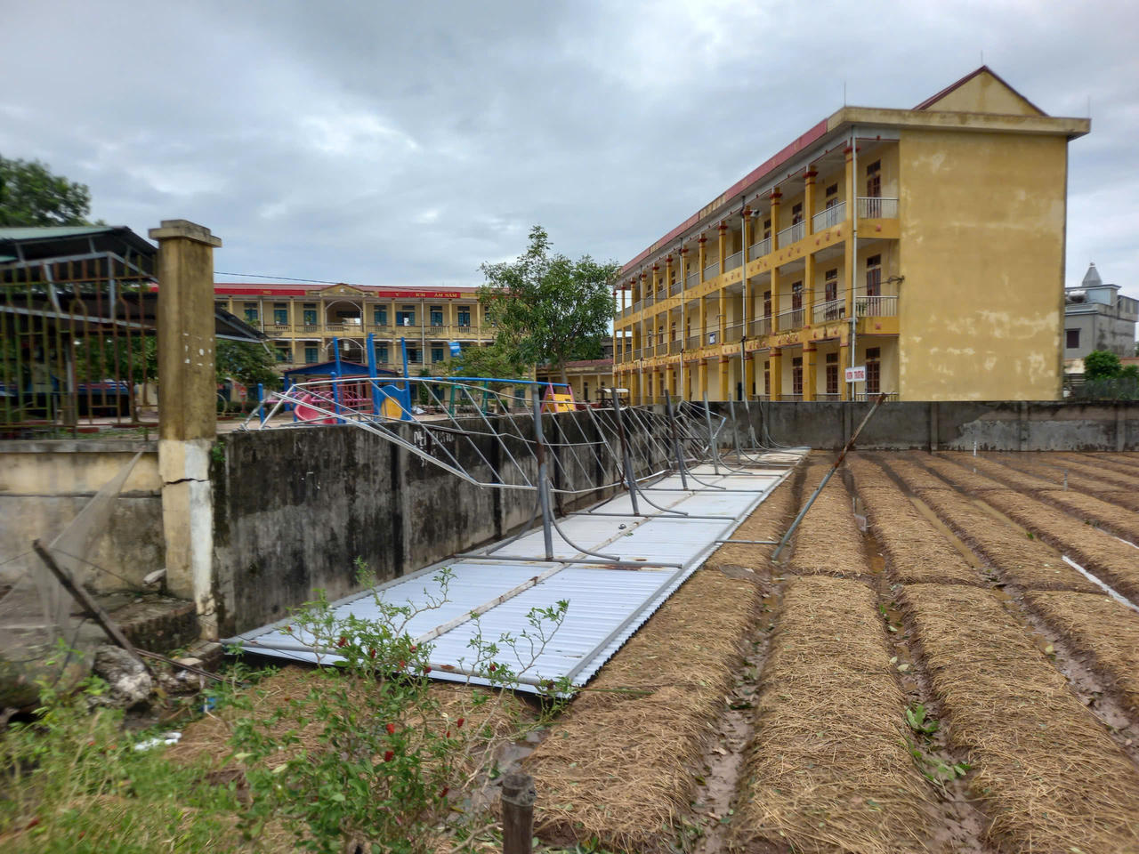 Học sinh, sinh viên nhiều nơi nghỉ học, học online sau bão số 3