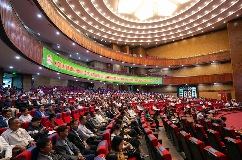 Chủ tịch UBND tỉnh Hải Dương đối thoại với nông dân