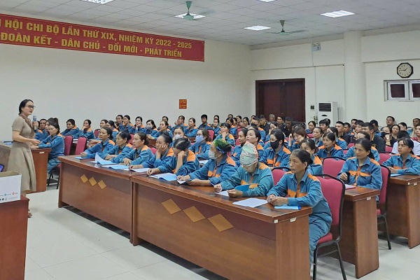 Công ty Quản lý Công trình Đô thị Hải Dương chú trọng trang bị kỹ năng an toàn cho người lao động