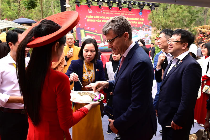 Khai mạc Tuần Văn hóa, Du lịch và Xúc tiến Thương mại năm 2025 tại Côn Sơn - Kiếp Bạc