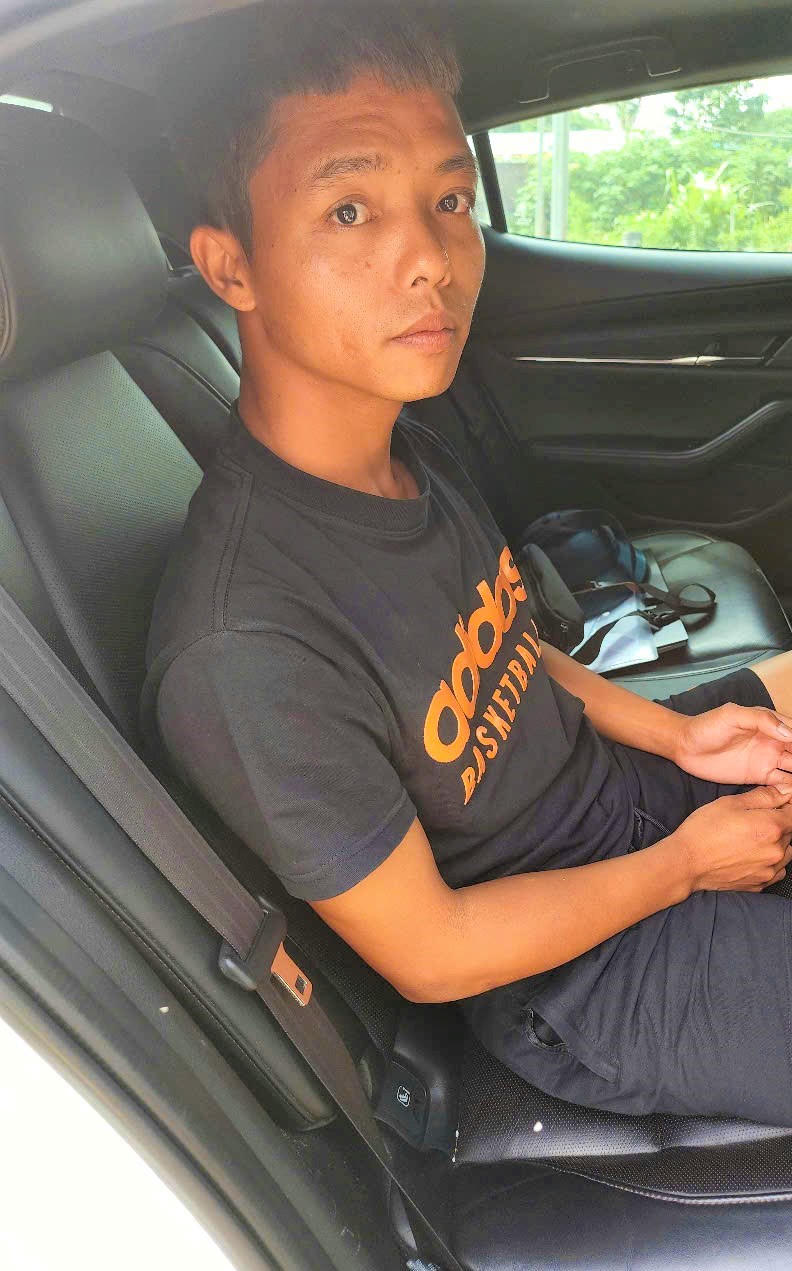 Cùng bạn trai mới quen vào nhà nghỉ, cô gái mất luôn chiếc xe máy