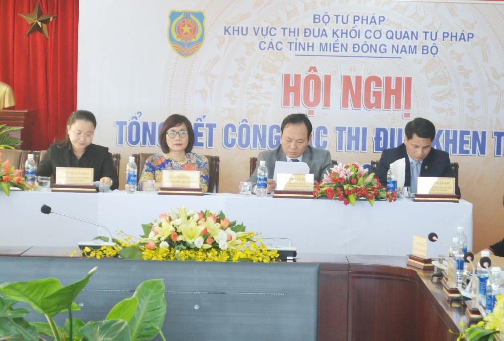 Thứ trưởng Đặng Hoàng Oanh: Chú trọng khen thưởng hợp lý đối với tập thể nhỏ, người trực tiếp lao động