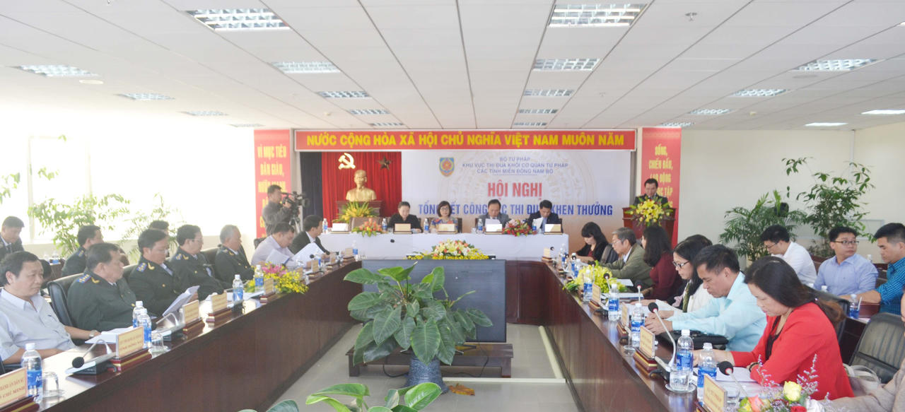 Thứ trưởng Đặng Hoàng Oanh: Chú trọng khen thưởng hợp lý đối với tập thể nhỏ, người trực tiếp lao động