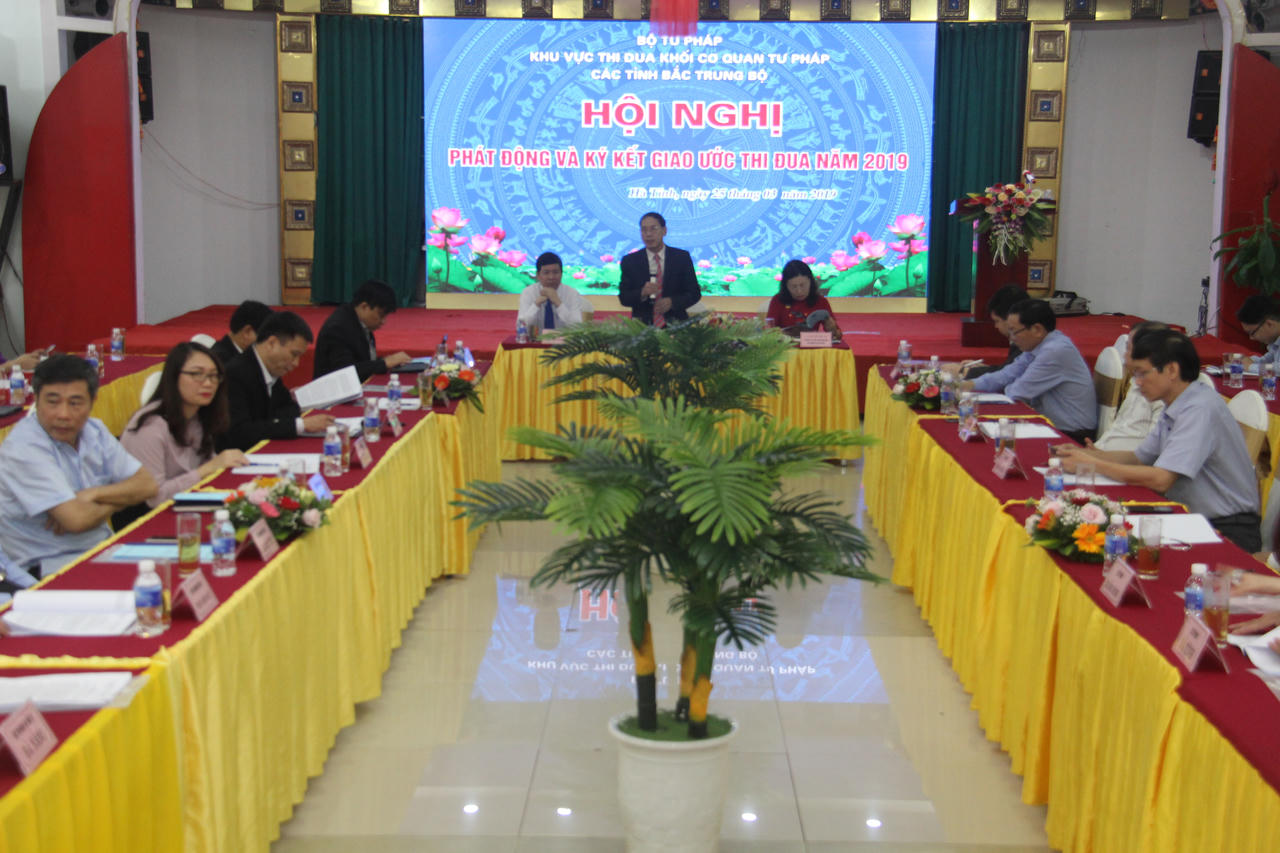 Khối cơ quan Tư pháp khu vực Bắc Trung Bộ sôi nổi ký giao ước thi đua năm 2019 