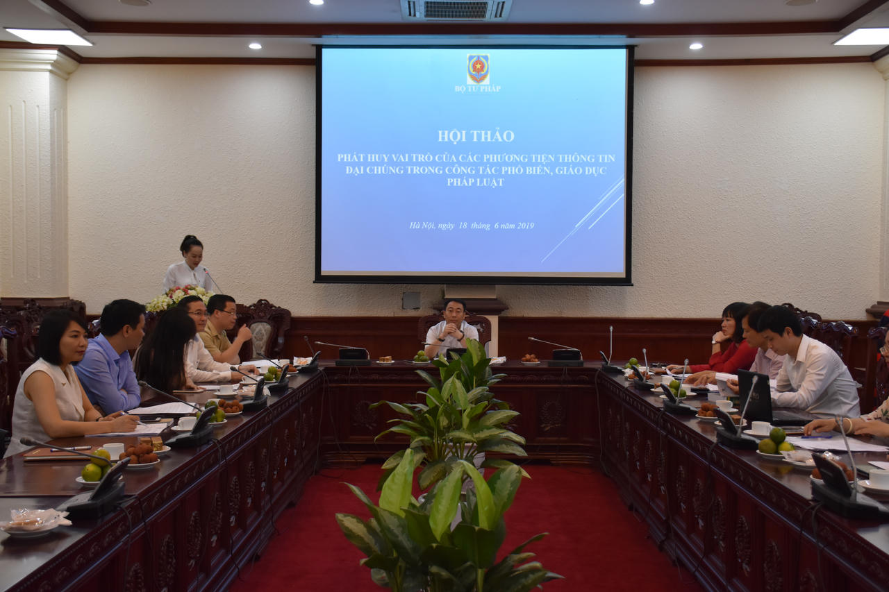 Báo chí đóng vai trò quan trọng trong phổ biến, giáo dục pháp luật