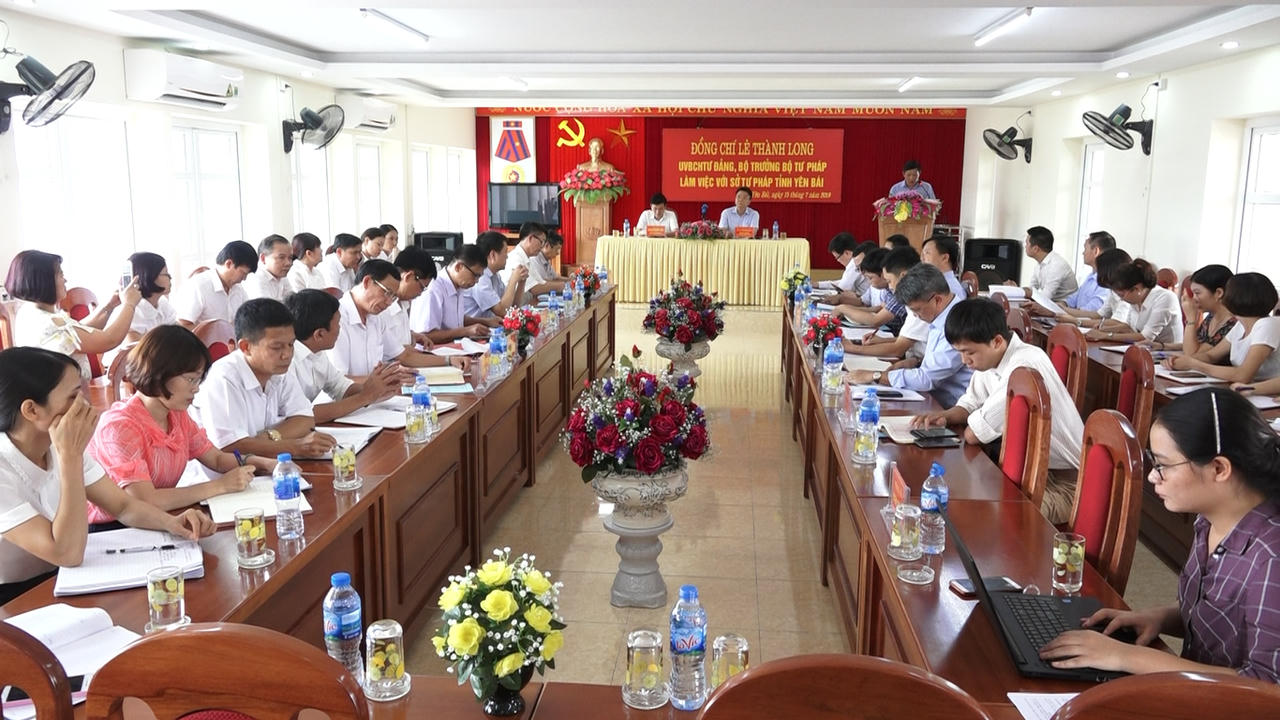 Bộ trưởng Lê Thành Long mong tỉnh Yên Bái tiếp tục hỗ trợ công tác tư pháp