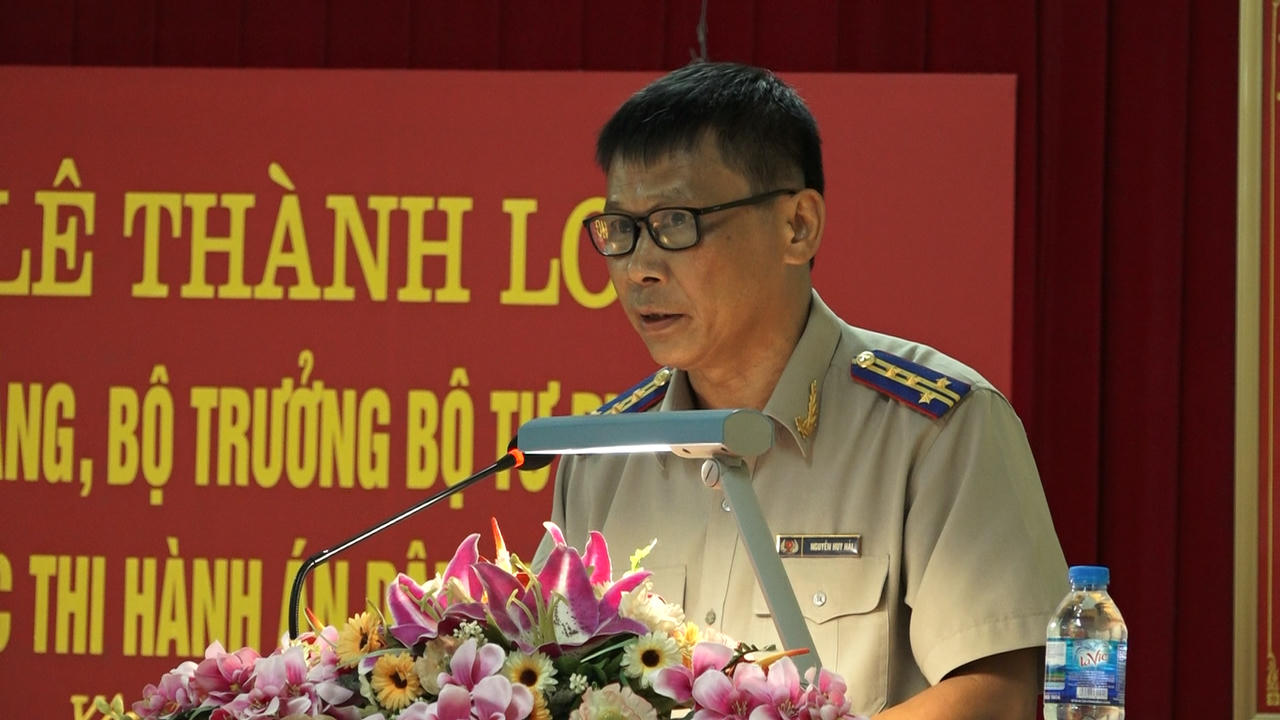 Bộ trưởng Lê Thành Long thăm và làm việc với Cục Thi hành án dân sự tỉnh Yên Bái 