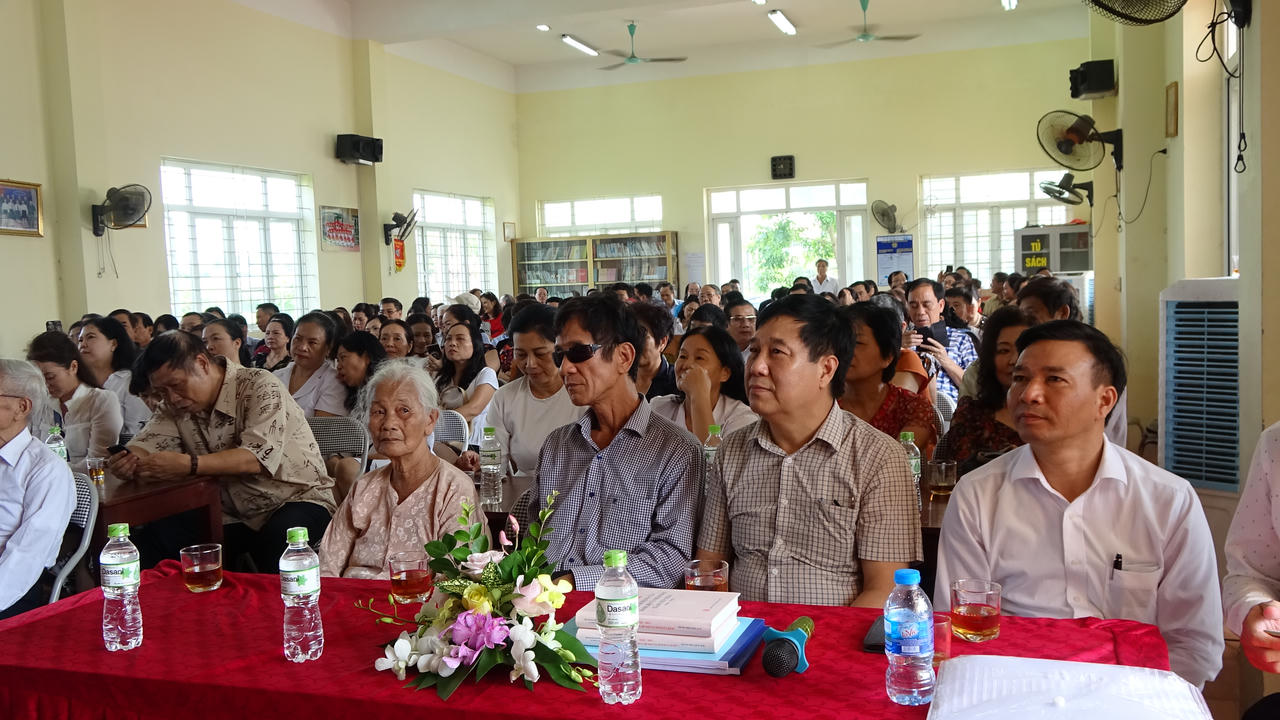  Trường Đại học Luật Hà Nội “Gặp gỡ về nguồn thăm lại Quán Gánh”