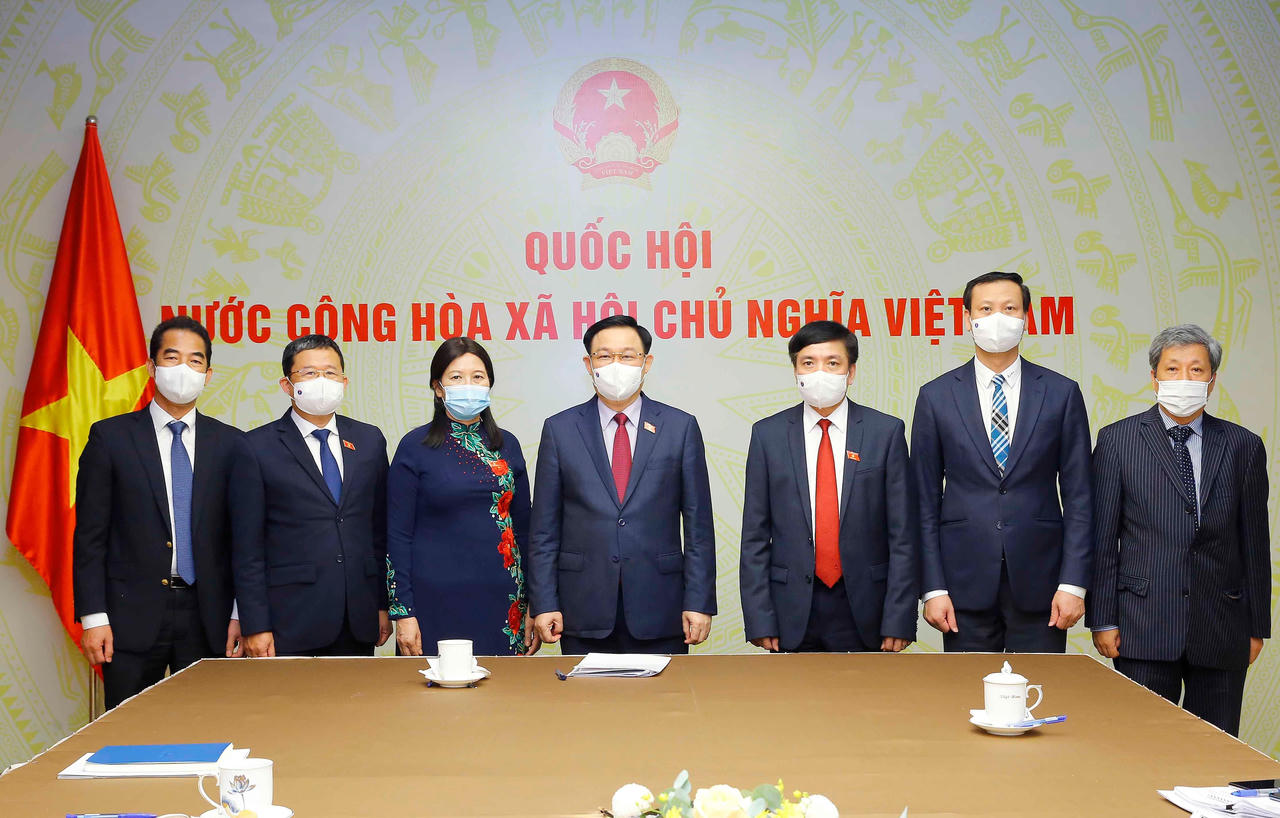 Nga xem xét chuyển giao công nghệ sản xuất vaccine Sputnik V tại Việt Nam