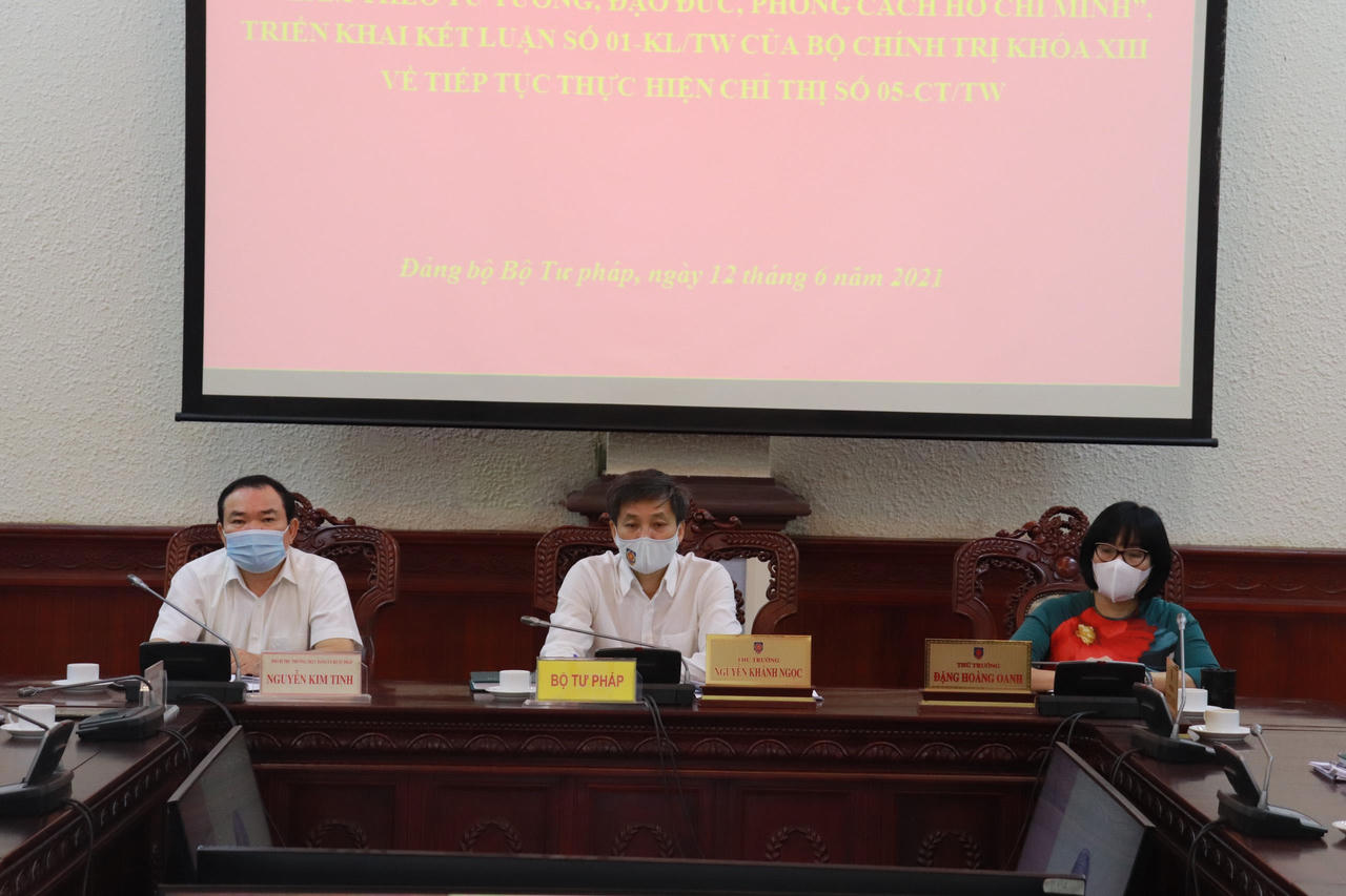 Thực hiện Chỉ thị 05-CT/TW trở thành nhiệm vụ quan trọng, thường xuyên của các cấp ủy đảng