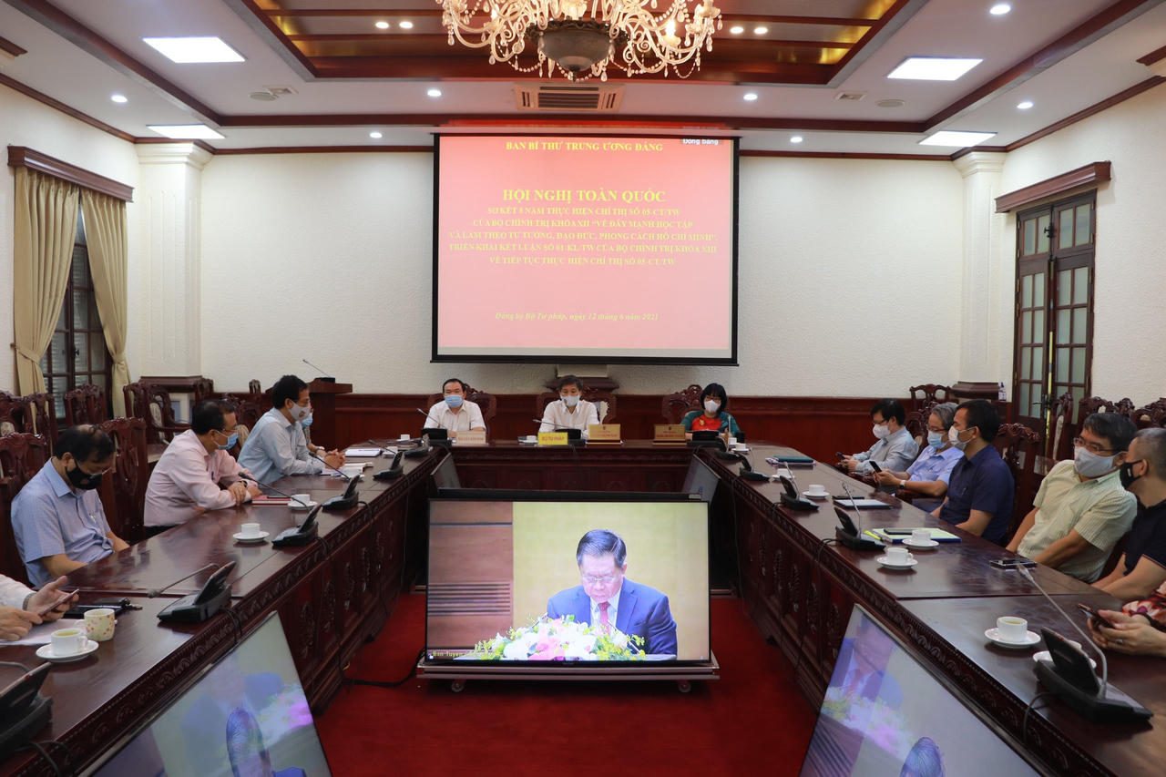 Đảng bộ Bộ Tư pháp nghiêm túc tham dự hai Hội nghị toàn quốc của Đảng