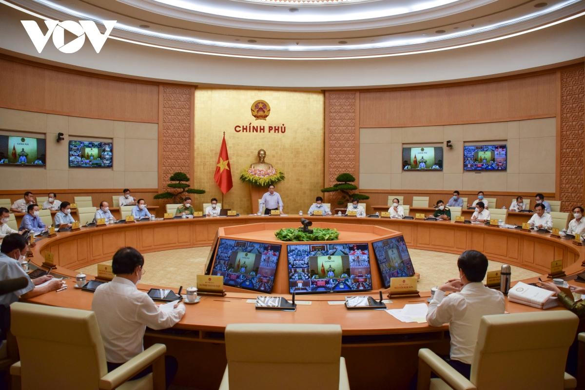 Cần ưu tiên cho dập dịch và đẩy nhanh chiến lược vaccine