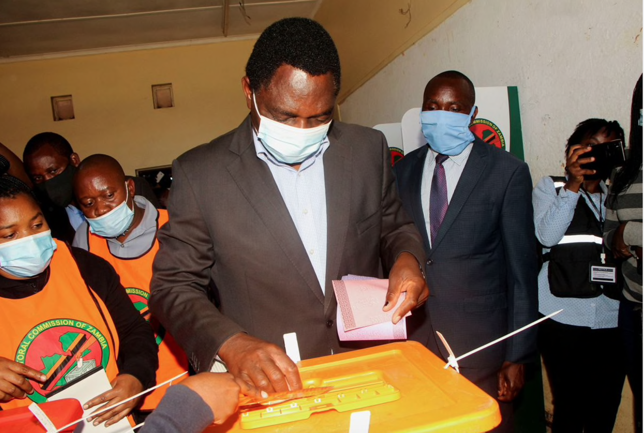 Lãnh đạo đối lập Hichilema tạm dẫn đầu cuộc bầu cử Tổng thống Zambia