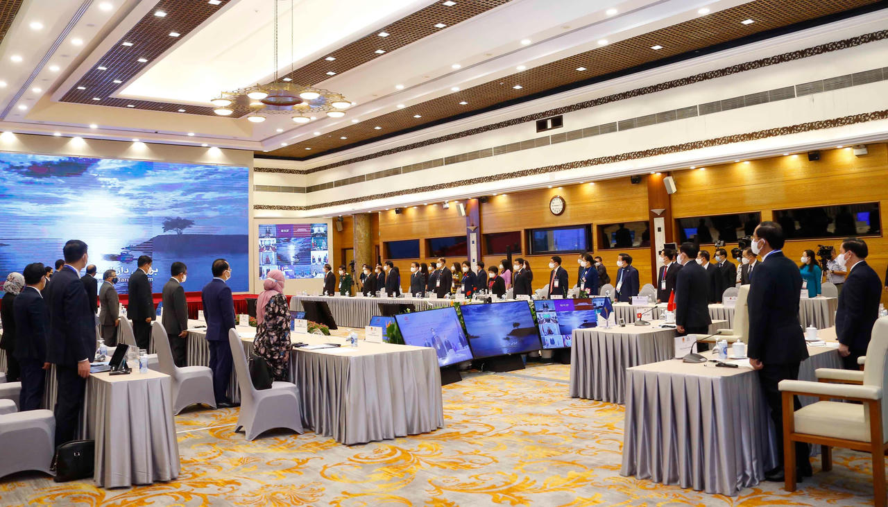 Củng cố sức mạnh tổng thể của ASEAN để cùng vượt qua sóng gió