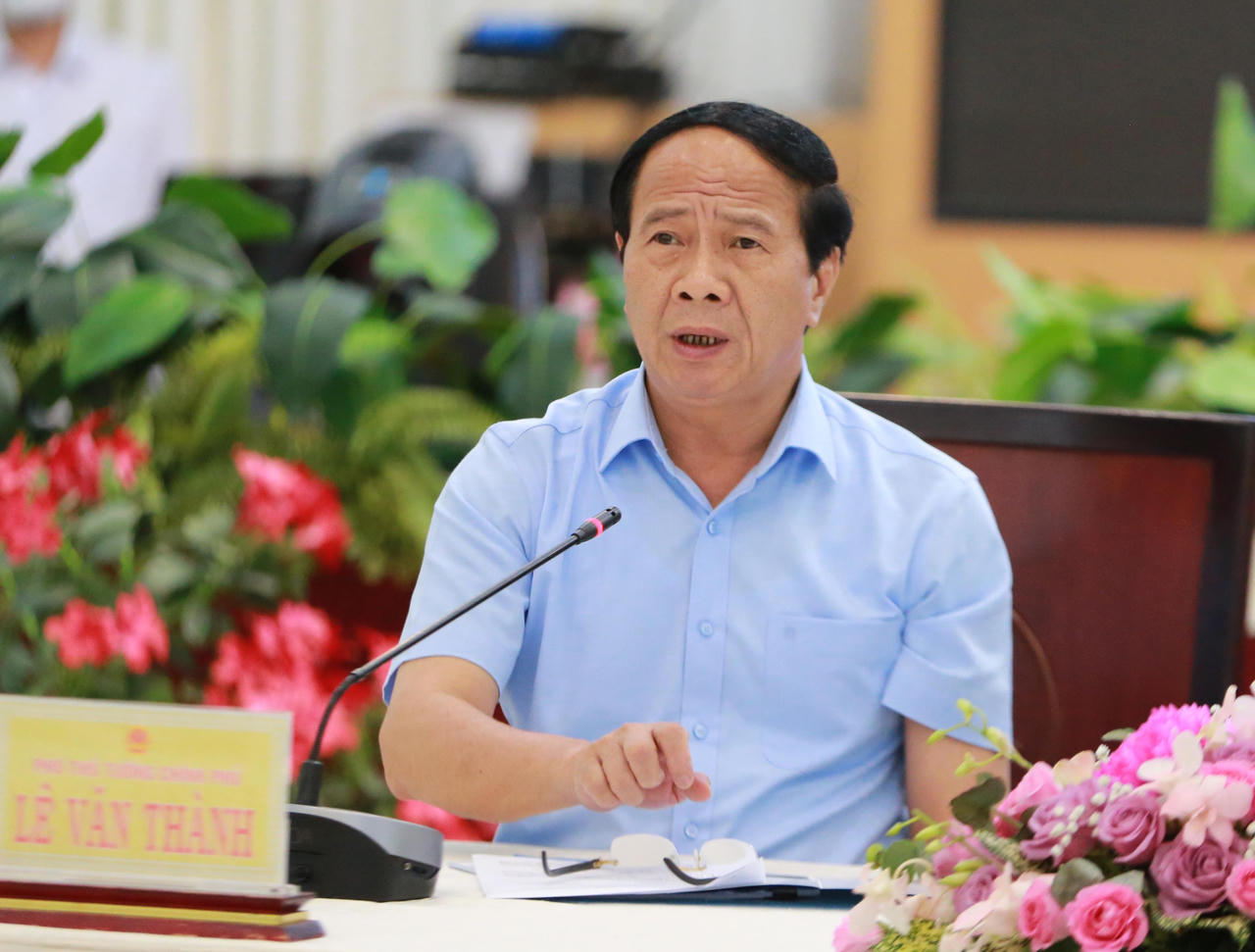 Phó Thủ tướng Lê Văn Thành: 'Lo cho người dân yên tâm ở nhà chính là chống dịch'