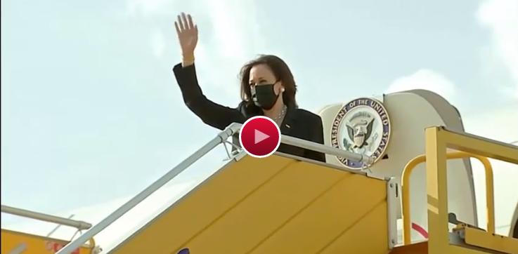 Kết thúc tốt đẹp chuyến thăm Việt Nam của nữ Phó Tổng thống Mỹ đầu tiên